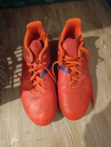 chaussures foot orange